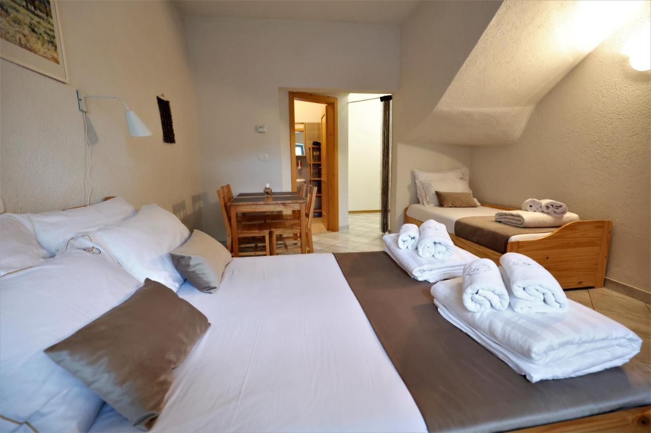 Guesthouse Idila Pod Nanosom เซโนเชเช ภายนอก รูปภาพ