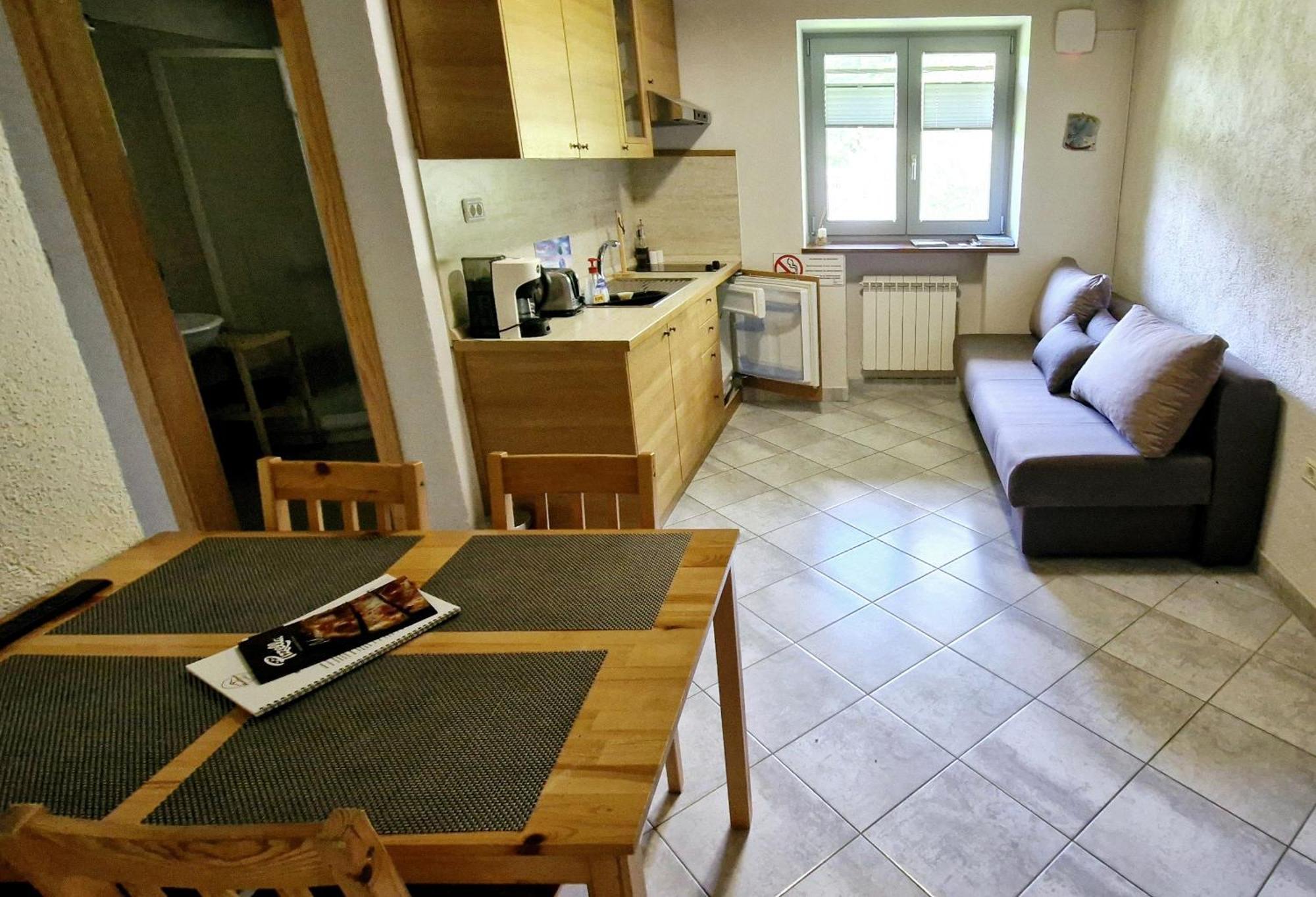 Guesthouse Idila Pod Nanosom เซโนเชเช ภายนอก รูปภาพ