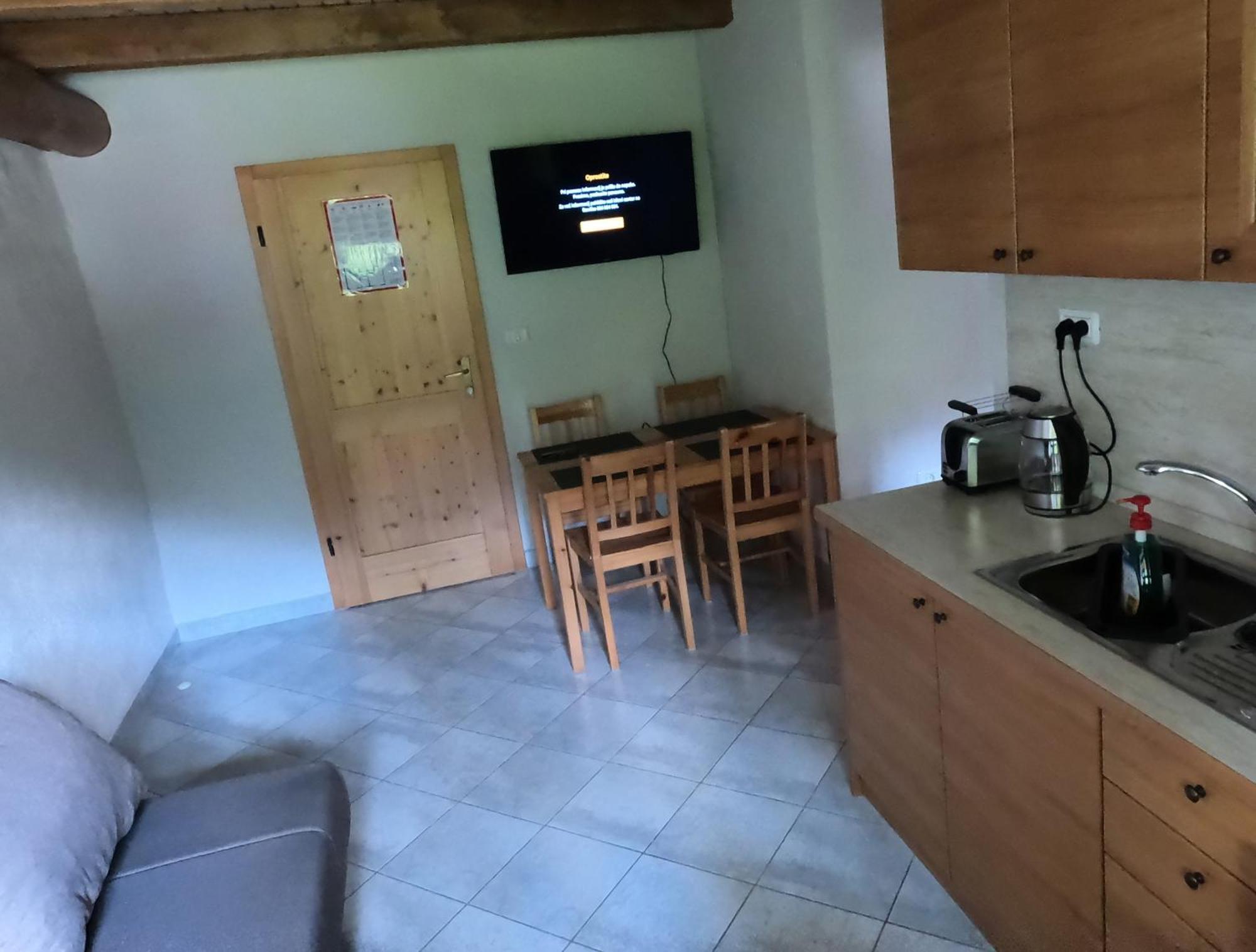 Guesthouse Idila Pod Nanosom เซโนเชเช ภายนอก รูปภาพ
